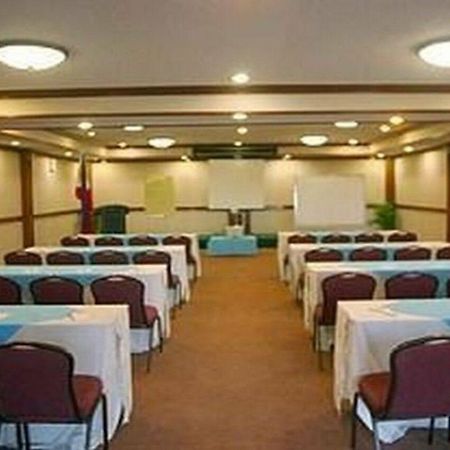 מקטאן Days Hotel Mactan Cebu מראה חיצוני תמונה